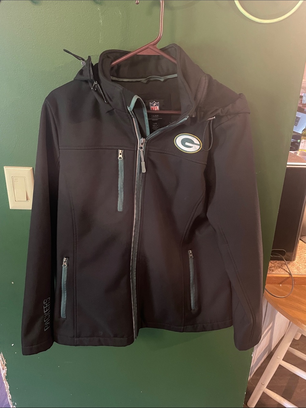 NFL Green Bay Packers Black Softshell Utility Jacket with Hood Women’s Size Larg